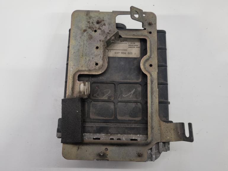 VW Styreboks 037 906 025 J