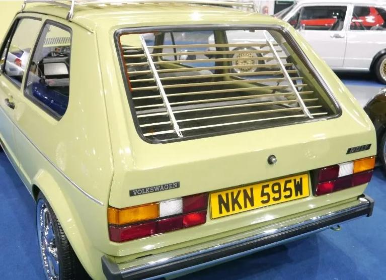 VW Golf 1 Bagrude Persienne