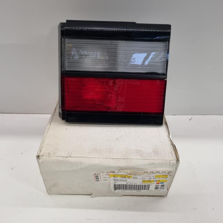 VW Passat B3 Stationcar Højre Indvendige Baglygte - 333 945 108 A