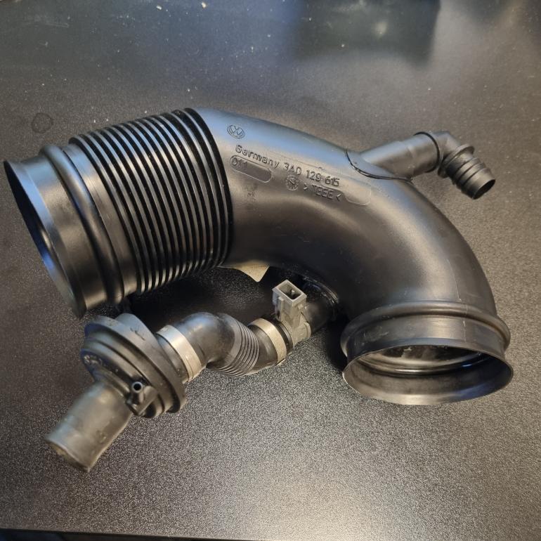 VW Golf 3 VR6 indsugningsslange - 3A0 129 615 – billede 2