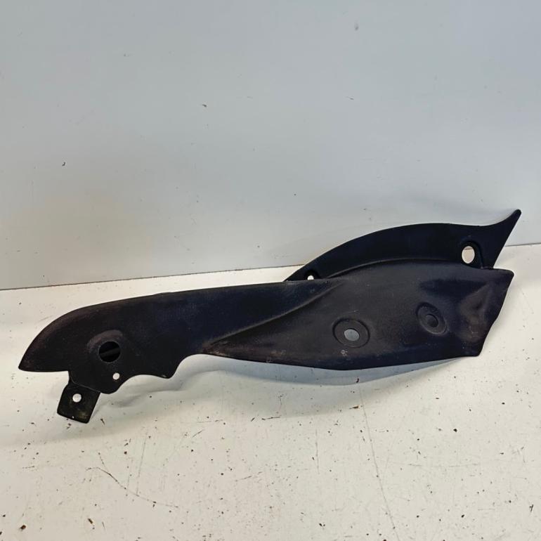VW Golf 2 trim til hjulkasse venstre 5 dørs
193867767