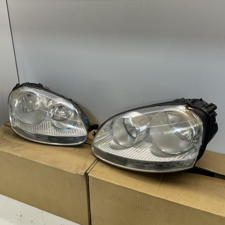 VW Golf 5 
5GM-941-005-C