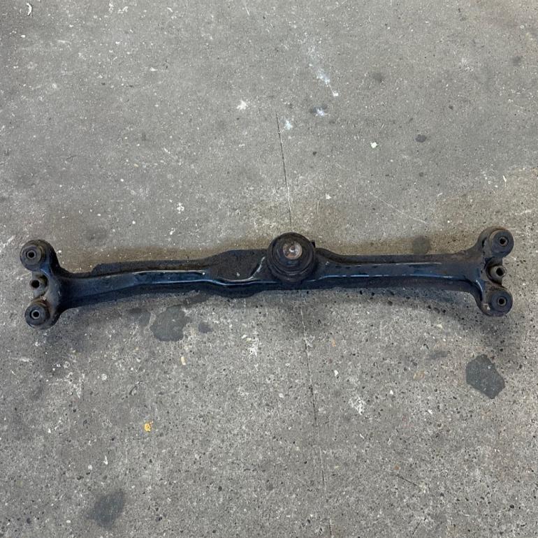 Vw Golf 2 Vange Til Motorophæng
191199201B