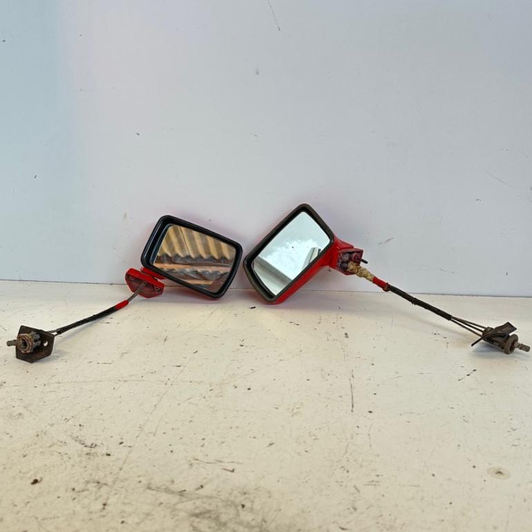 VW Golf 1 Justerbare Sidespejle
171857502G / 171857501F

