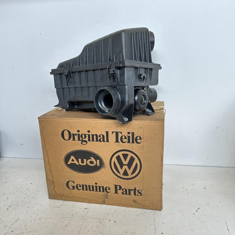 VW Passat 35i Luftfilterkasse
357129607A