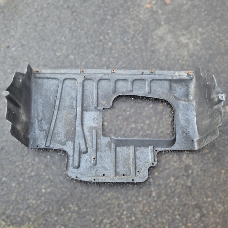 VW Golf 2 Bundskjold 191 805 687 C