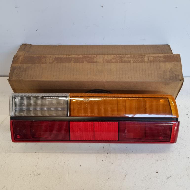 OE VW NOS Højre Baglygte - 823945112 - 80 Typ 82/B1