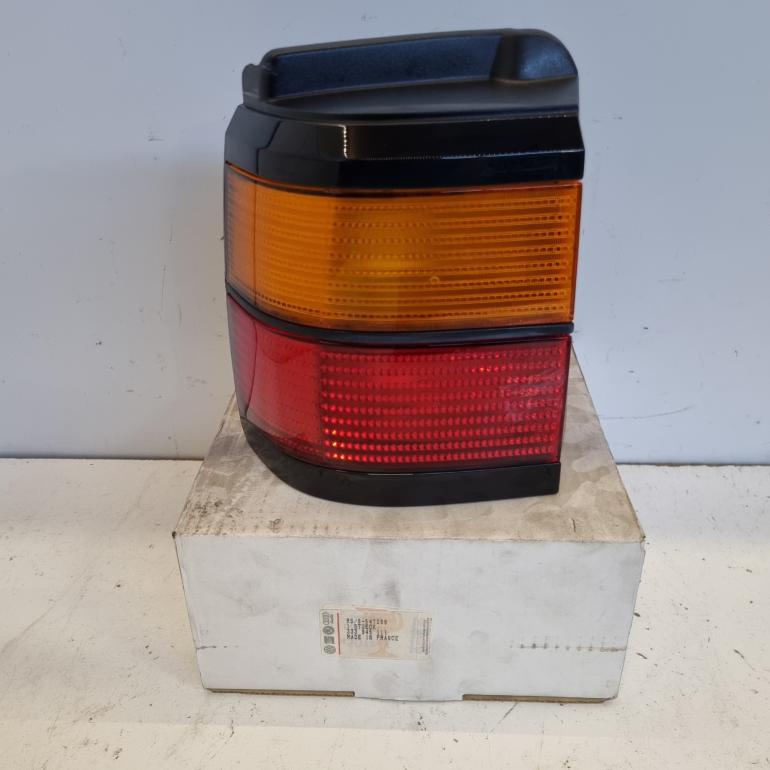 OE VW Baglygte - 333945111 - Passat B3/B4 (3A2, 35I) | Passat B3/B4 Variant (3A5, 35I)