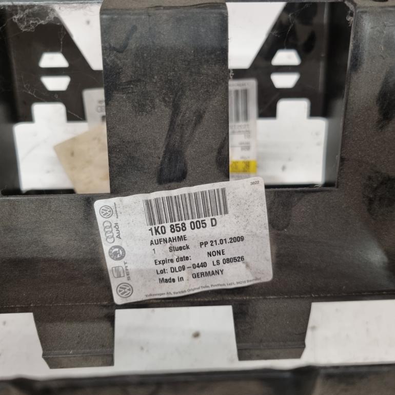 OE VAG Radioholder - 1K0858005D - Golf Mk5 – billede 2